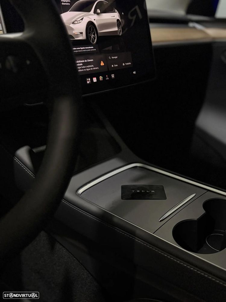 Tesla Model Y Long Range Dual Motor AWD - 43