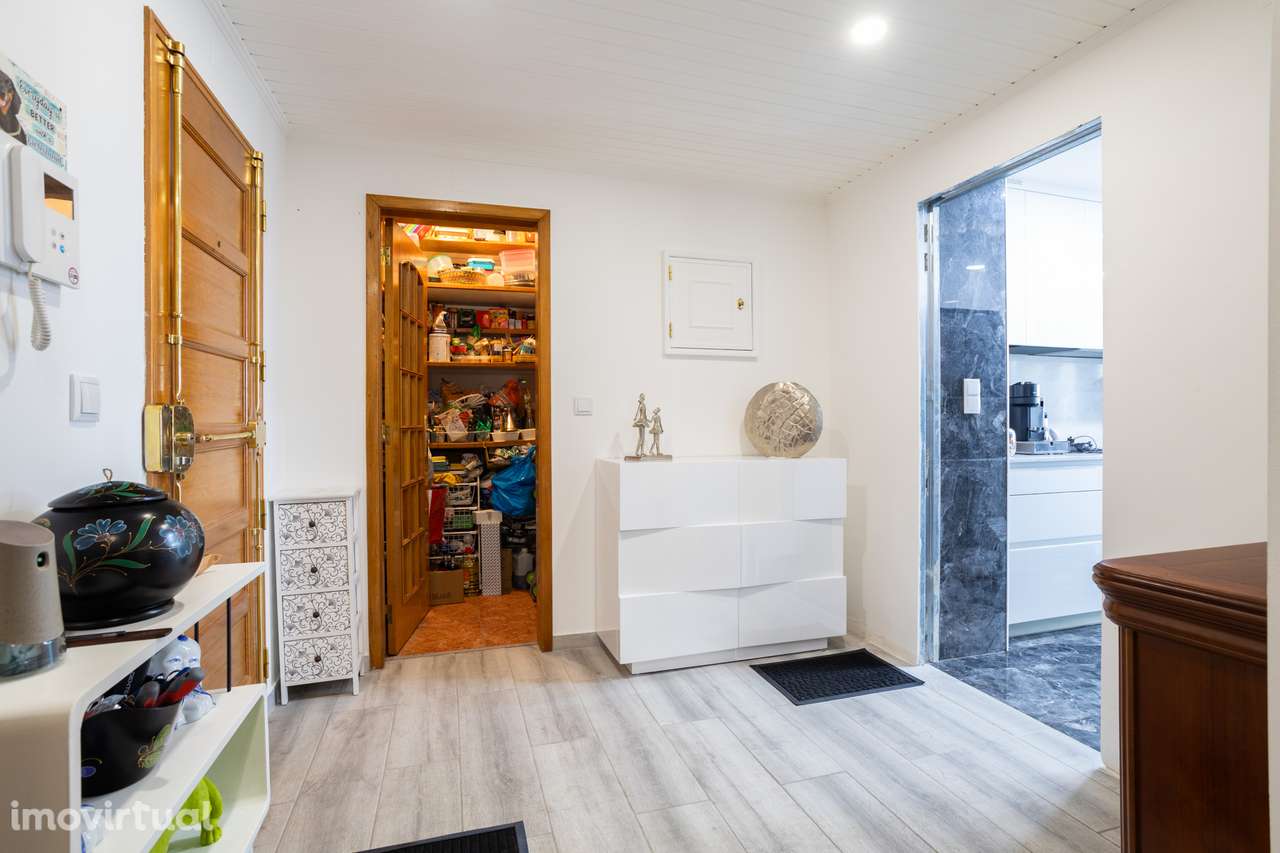 Apartamento Familiar com vista deslumbrante em Amadora - Grande imagem: 5/23