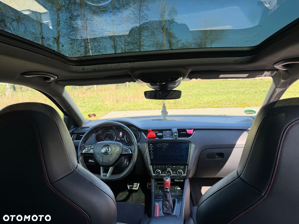 Skoda Octavia 2.0 TDI DSG RS - 11