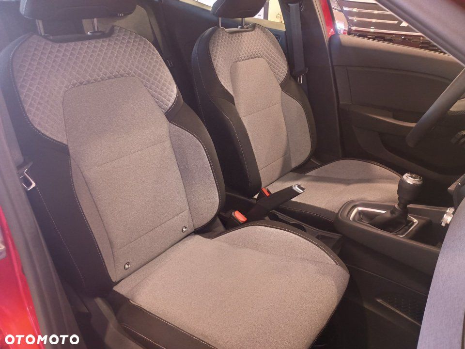 Mitsubishi Colt - 10