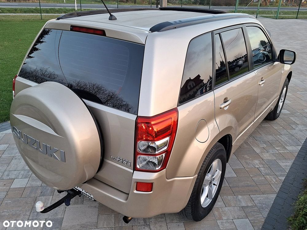 Suzuki Grand Vitara 2.0 De luxe - 29