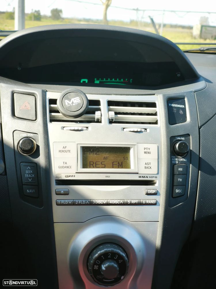 Toyota Yaris 1.0 VVT-i - 3