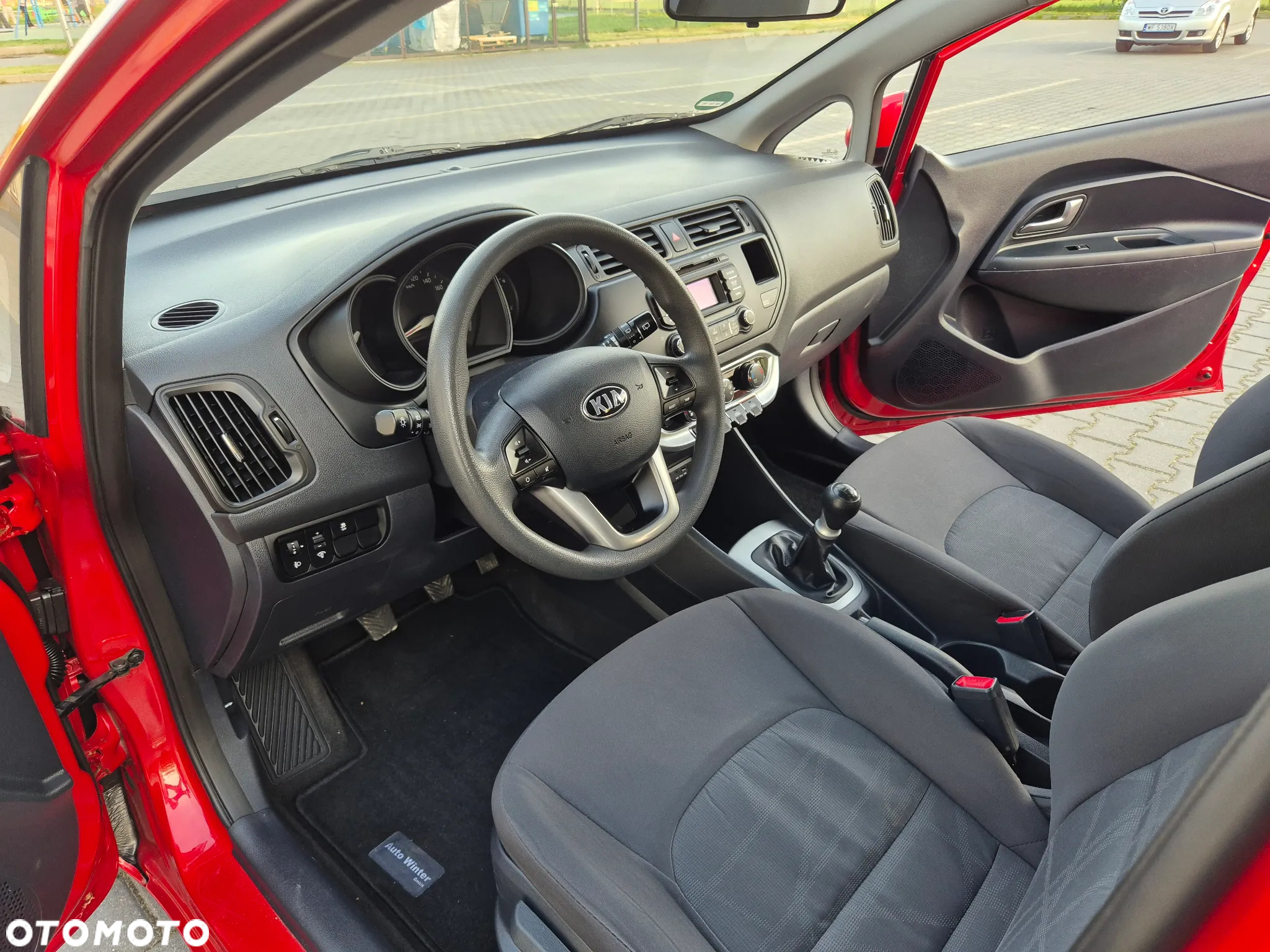 Kia Rio - 8