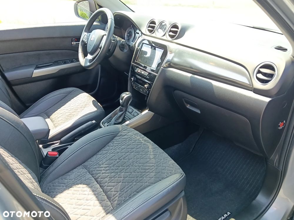 Suzuki Vitara 1.5 Dualjet Hybrid AGS Comfort+ "SHINKAI" - 10