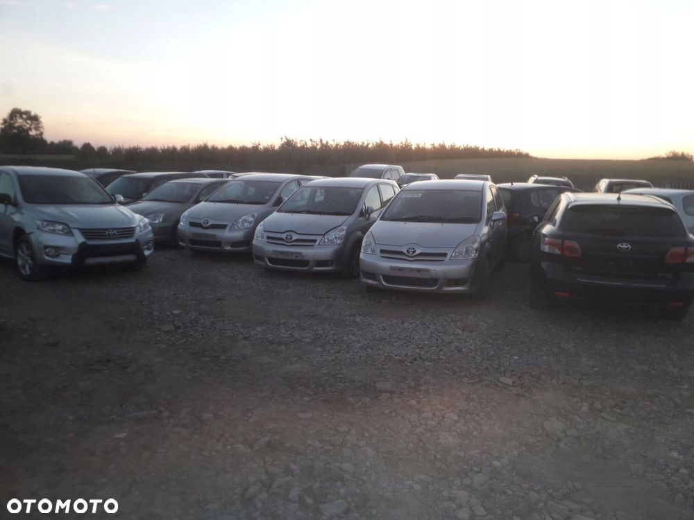 Toyota Corolla Verso II 04-06r zderzak przód lampa maska błotnik pas 1C0 - 8