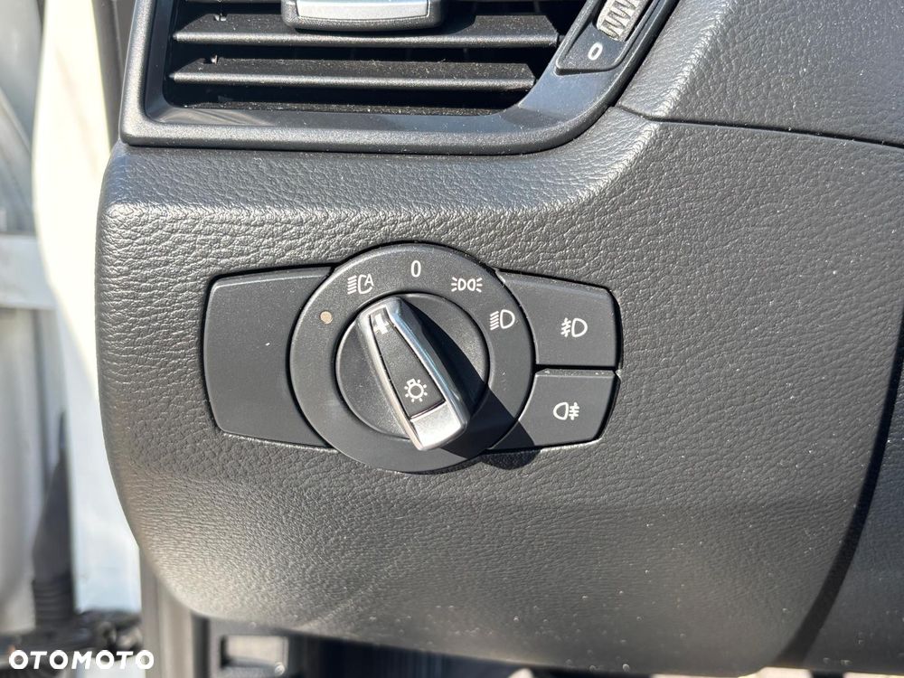 BMW X1 sDrive20i Sport Line - 17