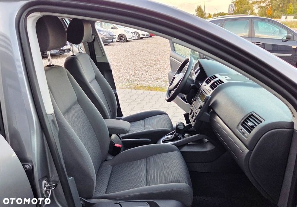 Volkswagen Golf - 25