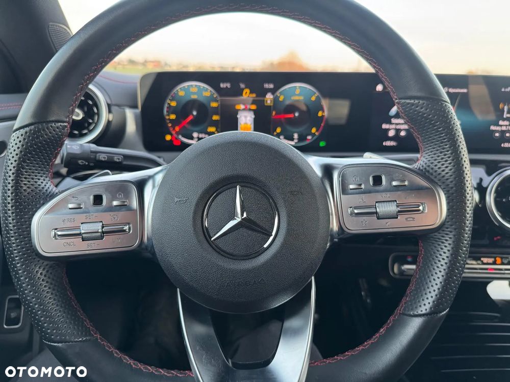 Mercedes-Benz CLA 200 d AMG Line 8G-DCT - 22