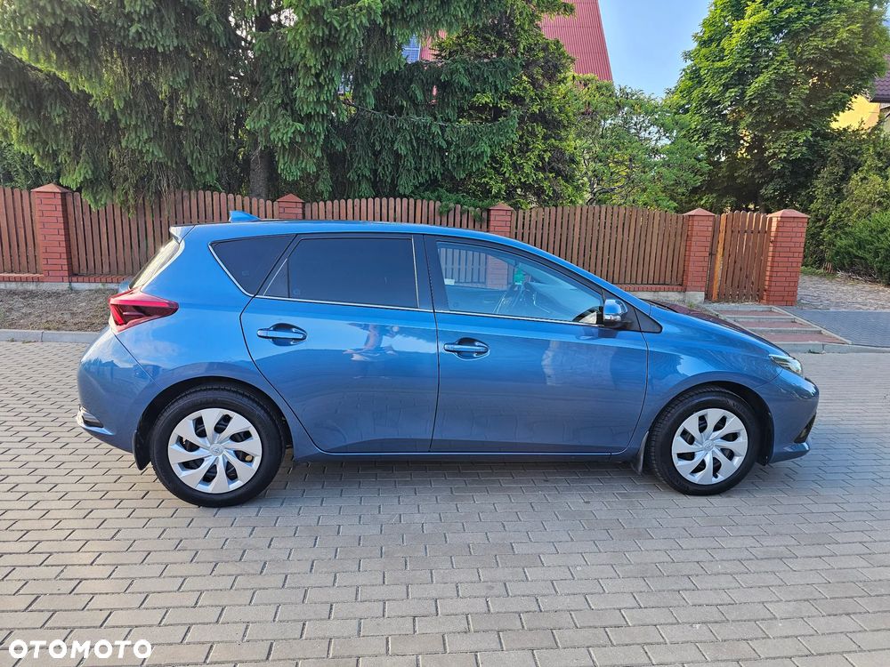 Toyota Auris 1.6 Premium - 22