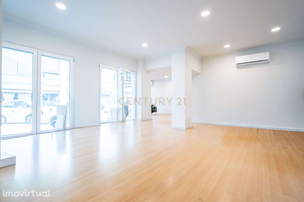 Moradia Av. Gago Coutinho - O espaço ideal para o seu negócio - Grande imagem: 2/31