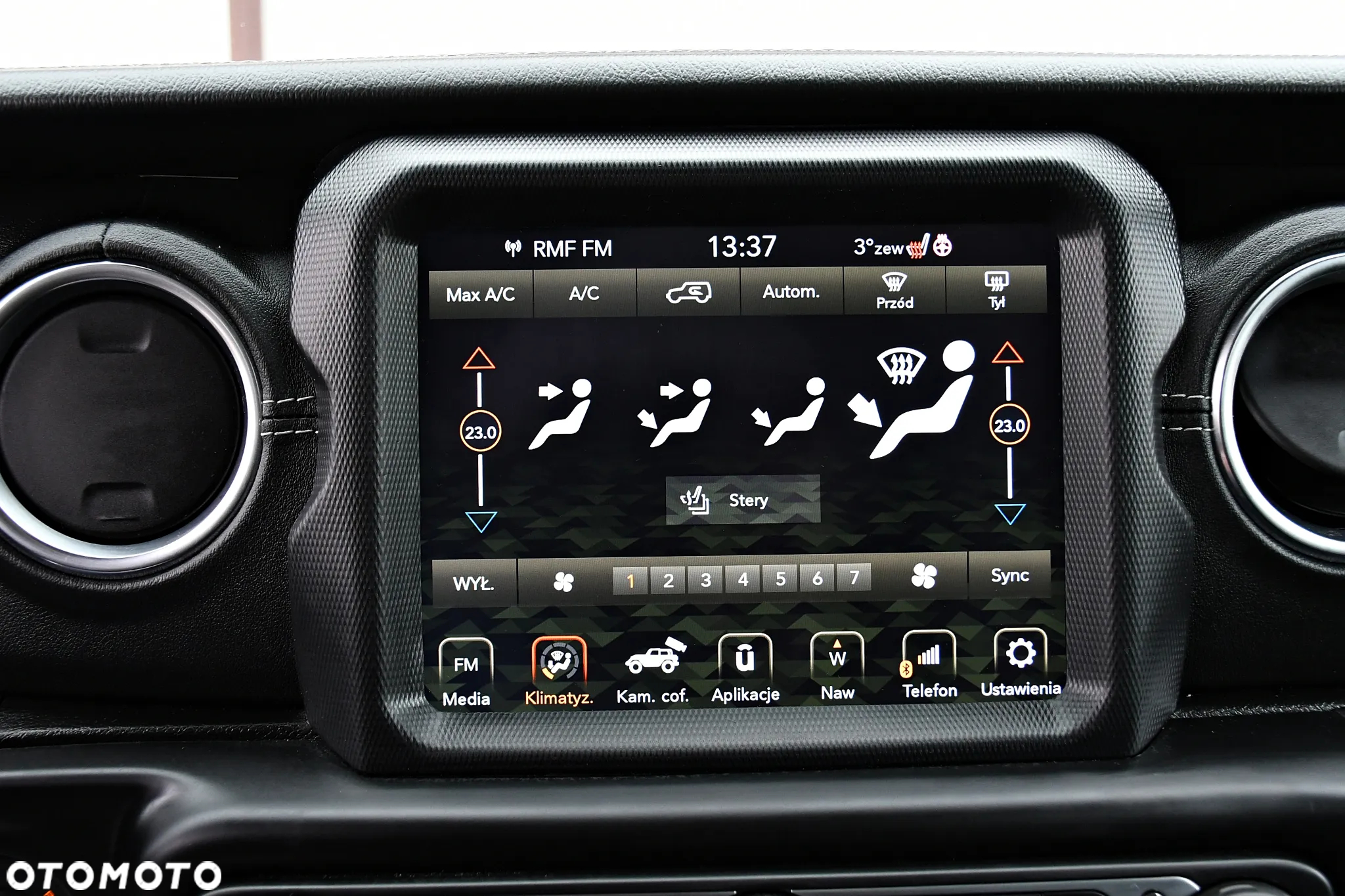 Jeep Wrangler Unlimited GME 2.0 Turbo Sahara - 32