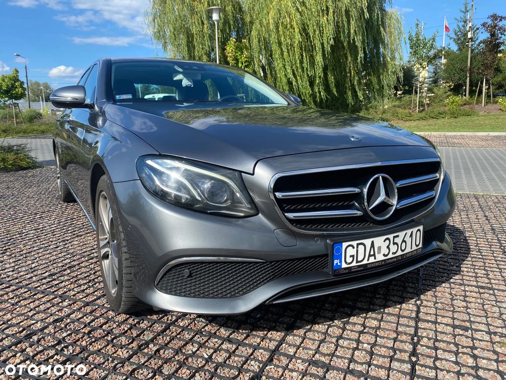 Mercedes-Benz Klasa E 220 d 4-Matic 9G-TRONIC - 24