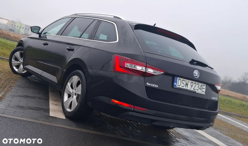 Skoda Superb 2.0 TDI Active DSG - 6