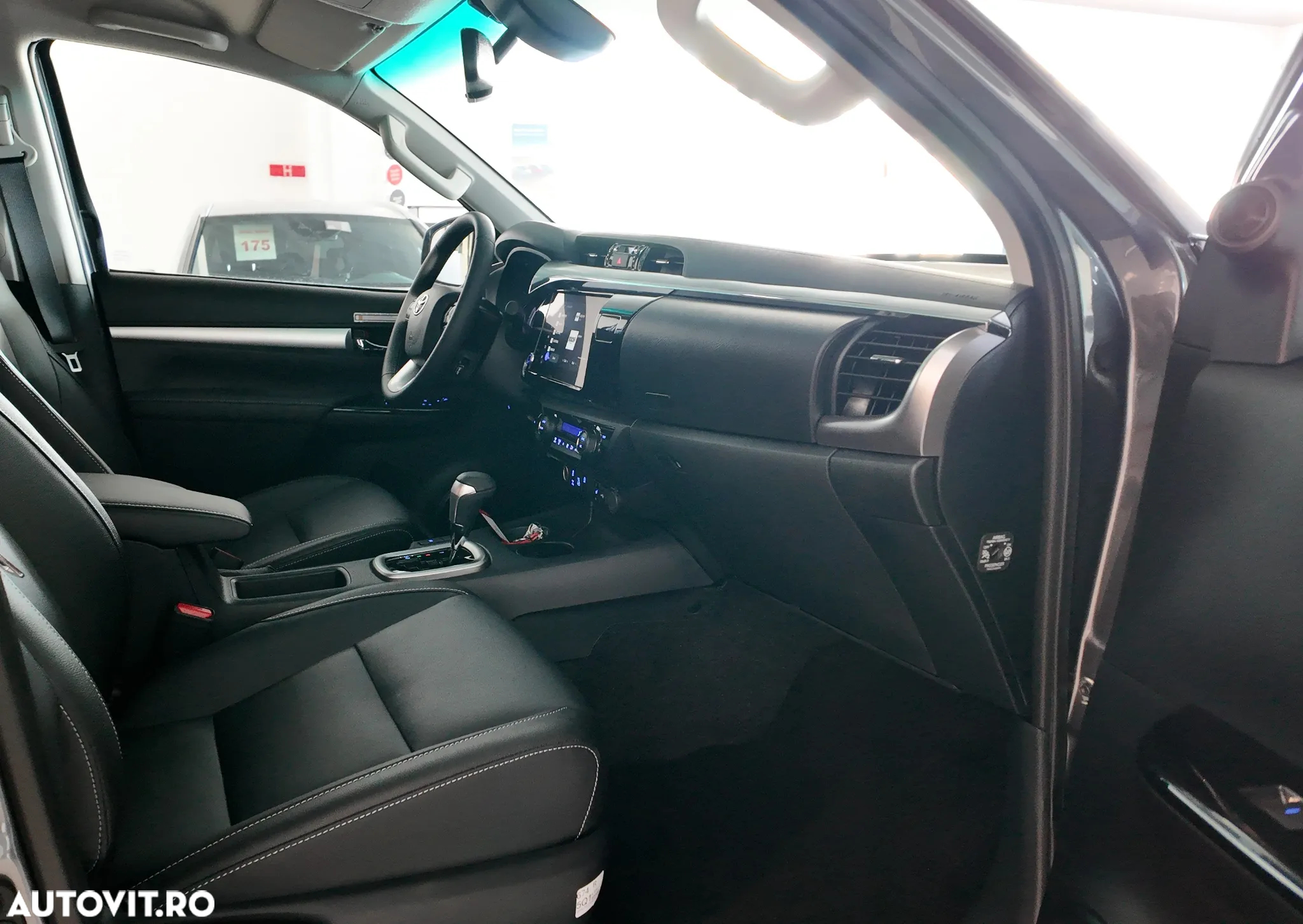 Toyota Hilux 2.4D 150CP 4x4 Double Cab AT Executive - 13