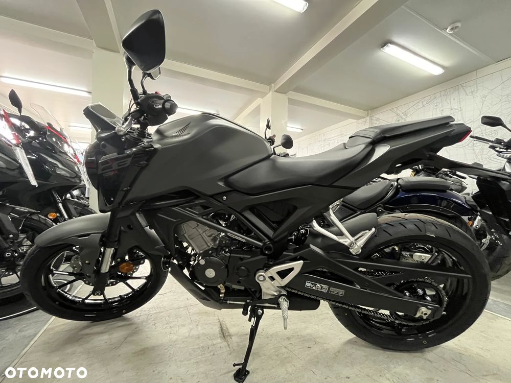 Honda CB - 1
