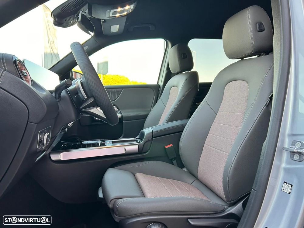 Mercedes-Benz EQB 250+ Electric Art - 3