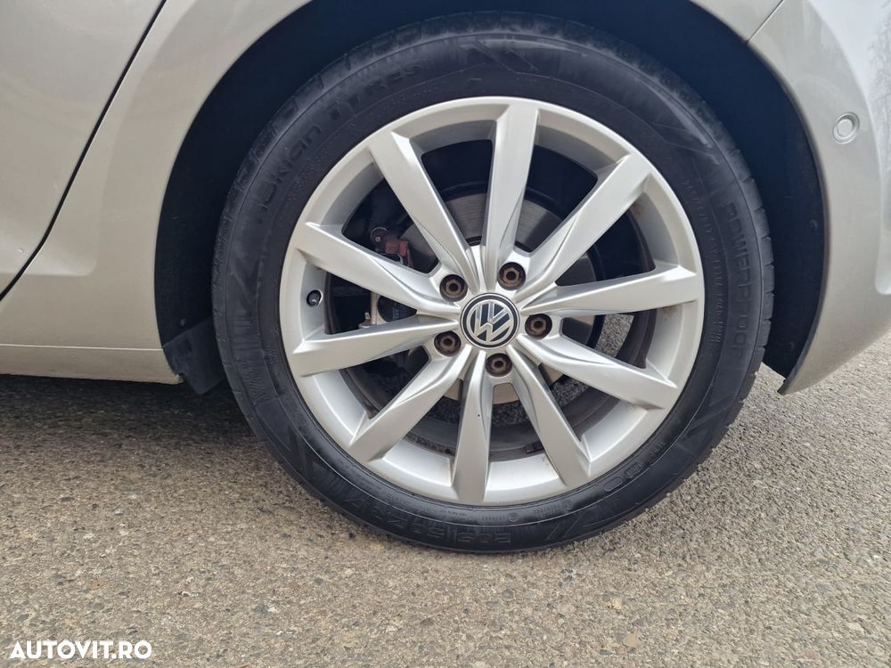 Volkswagen Golf 2.0 BlueTDI Highline - 15