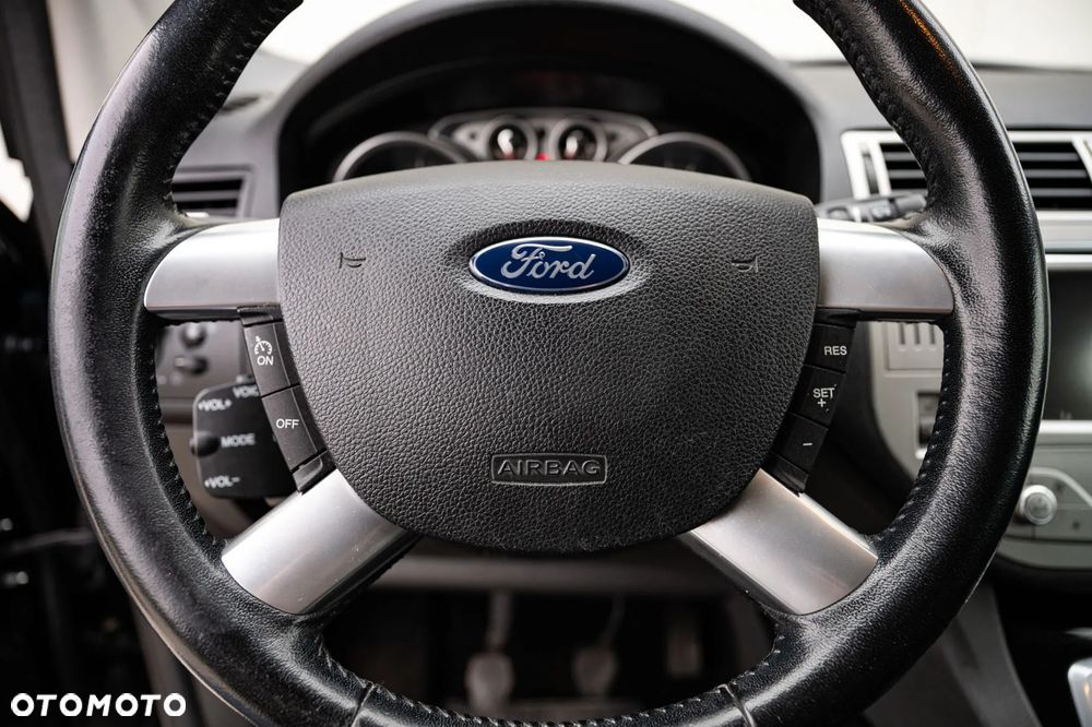 Ford Kuga - 15