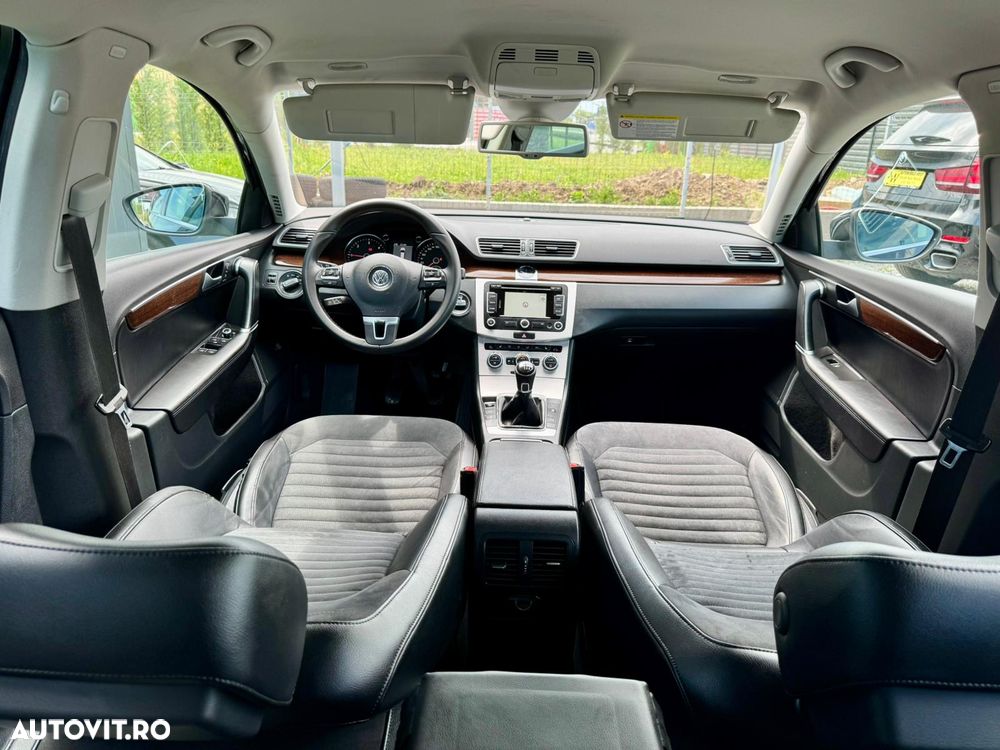 Volkswagen Passat 2.0 TDI Highline - 31