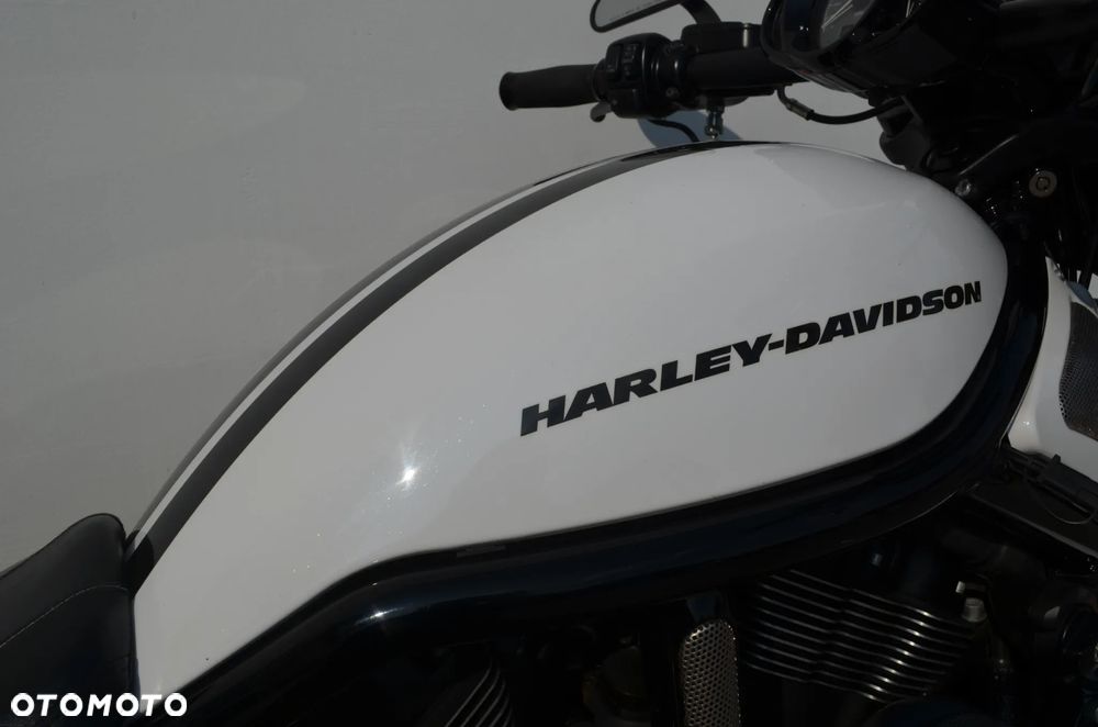 Harley-Davidson V-Rod Night Rod - 14