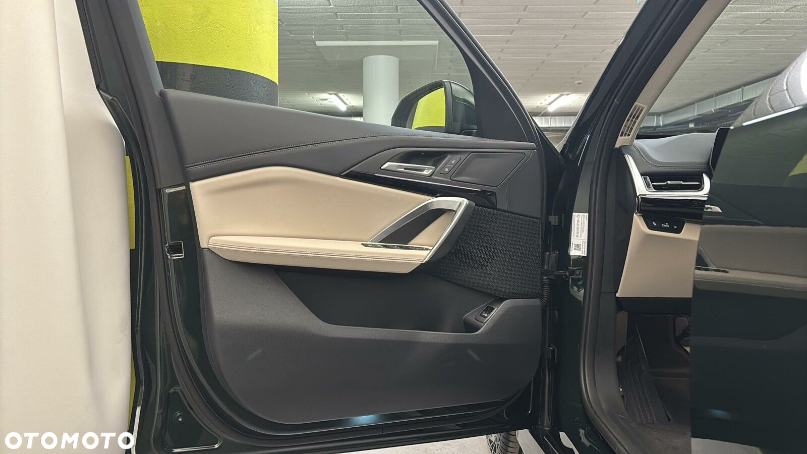 BMW iX1 - 11