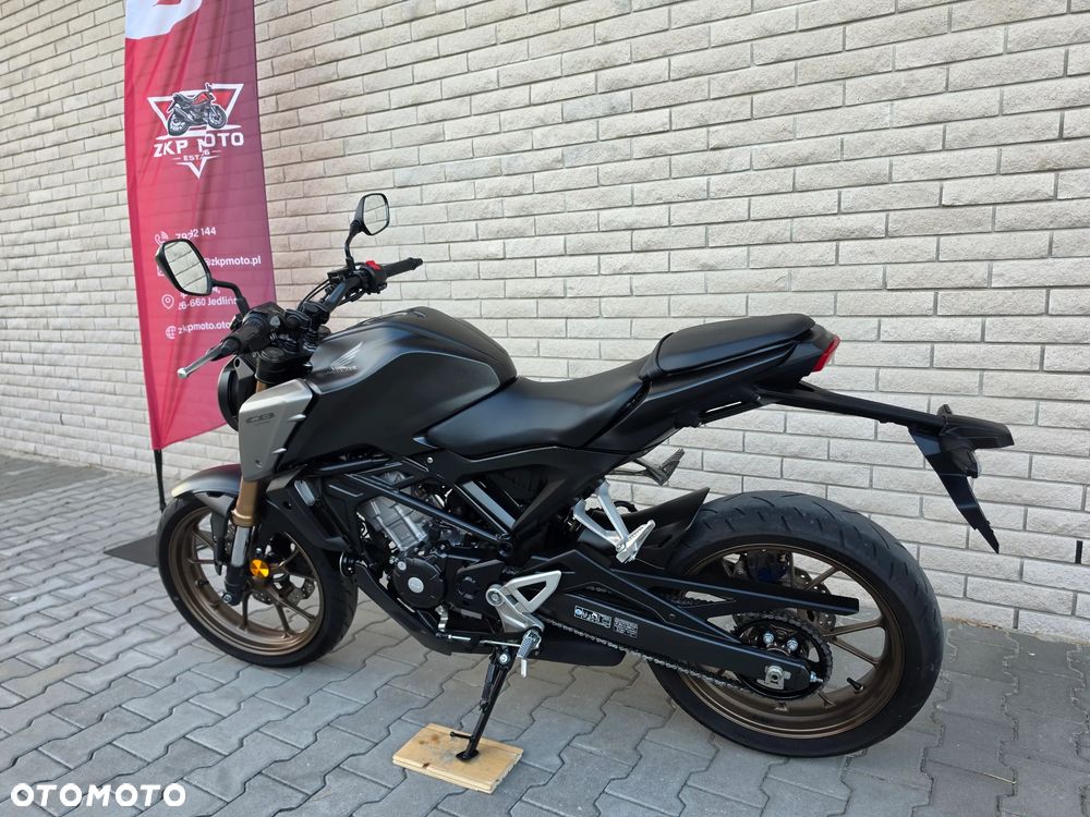 Honda CB - 12