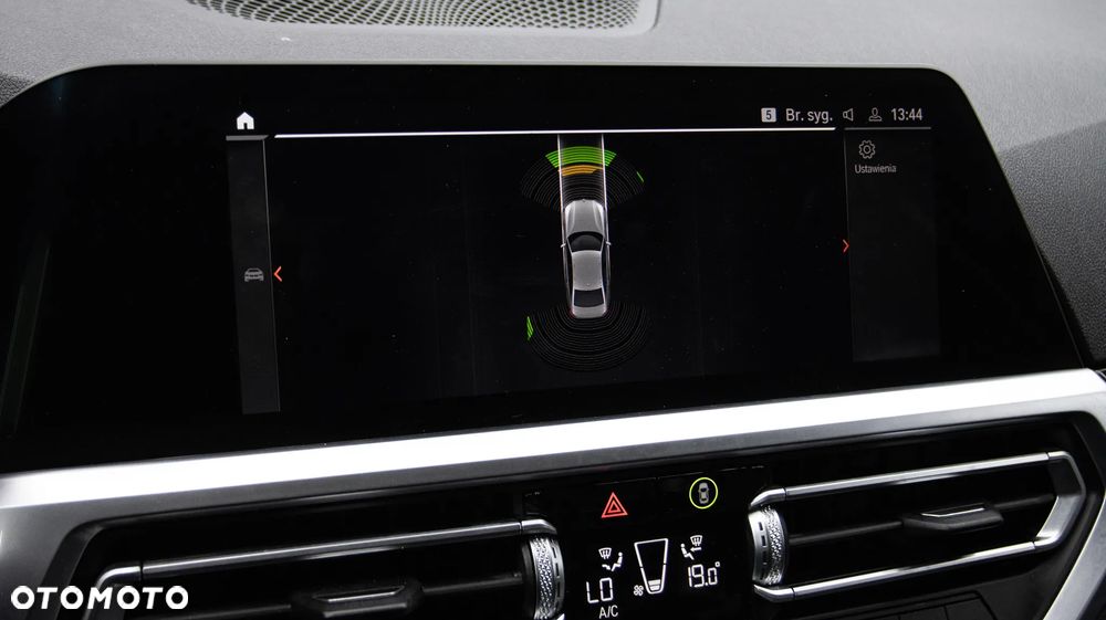 BMW Seria 3 318i Sport Line - 28