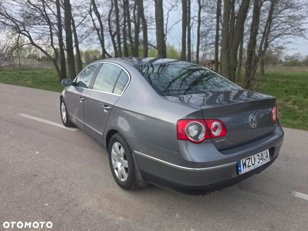 Volkswagen Passat 1.9 TDI Comfortline - 12
