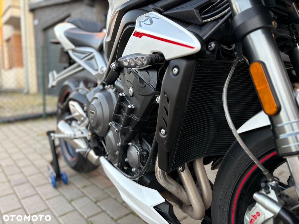 Triumph Street Triple - 13