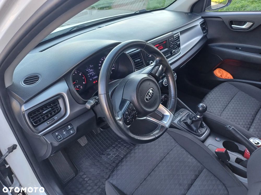 Kia Rio 1.2 M - 10