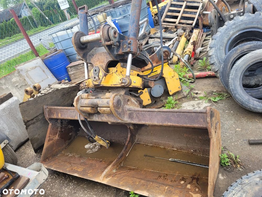 Rototilt, Rotatot, Tiltrotator z łyżką skarpową - 2