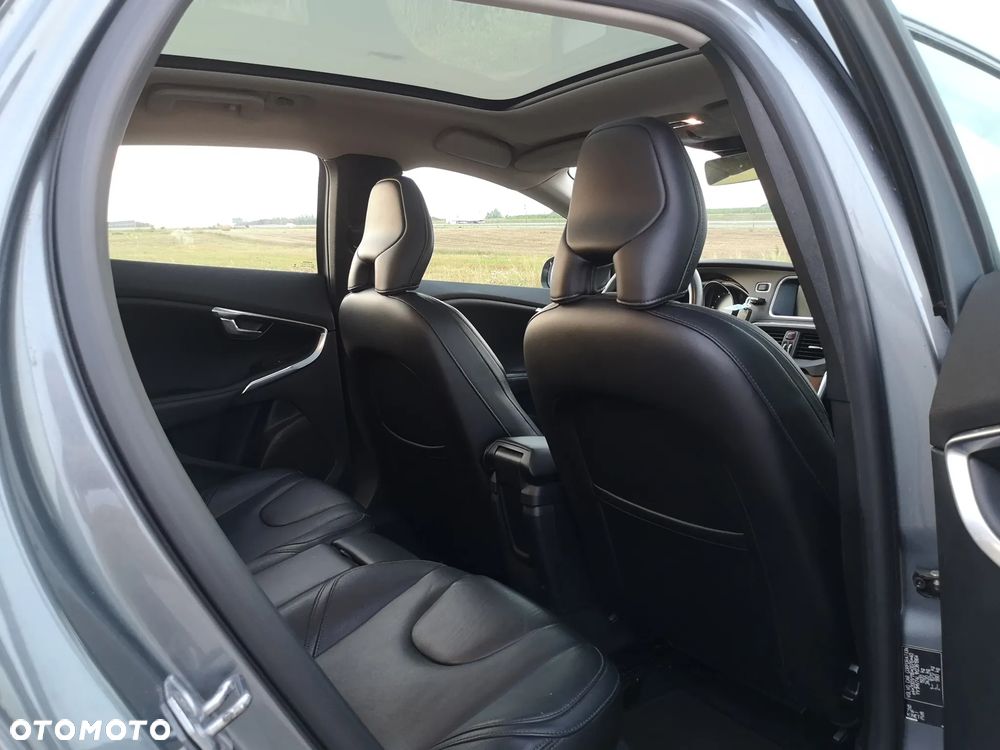 Volvo V40 D2 Momentum - 8