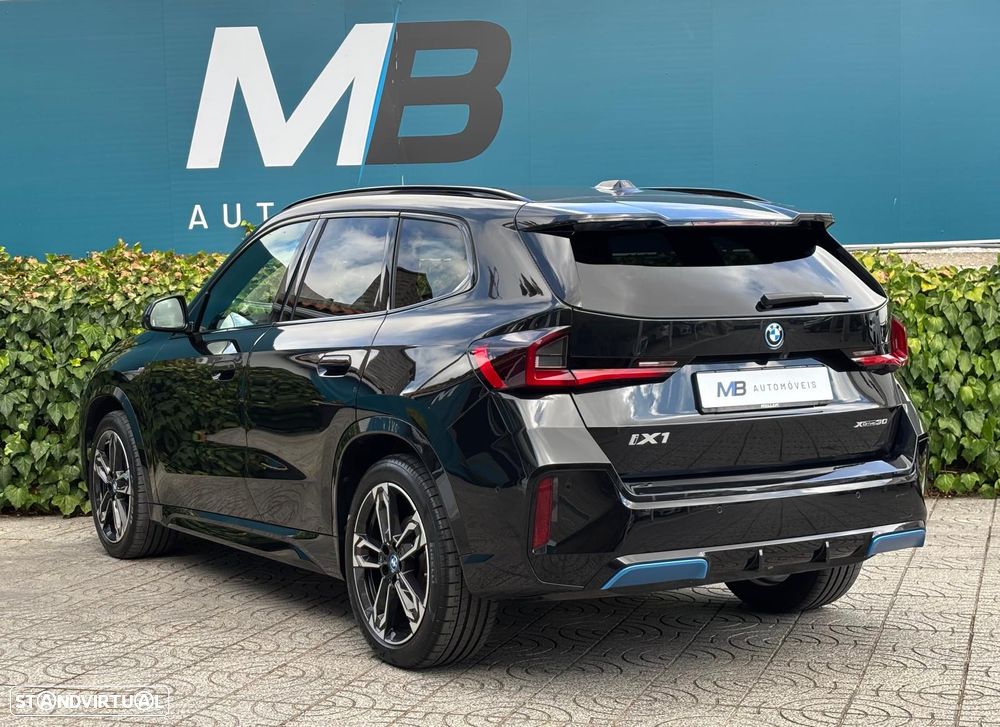 BMW iX1 xDrive30 M Sport Pack - 29