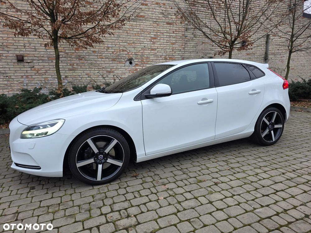 Volvo V40 D4 Geartronic RDesign - 2