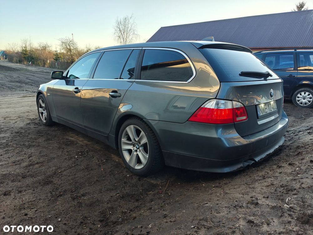 BMW Seria 5 545i - 14