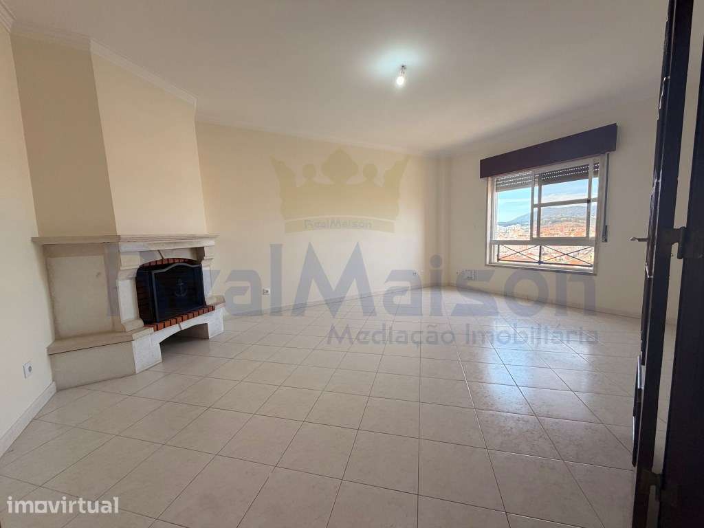 Vende-se Apartamento T3 na Tapada das Mercês - Mem Martins - Grande imagem: 5/23