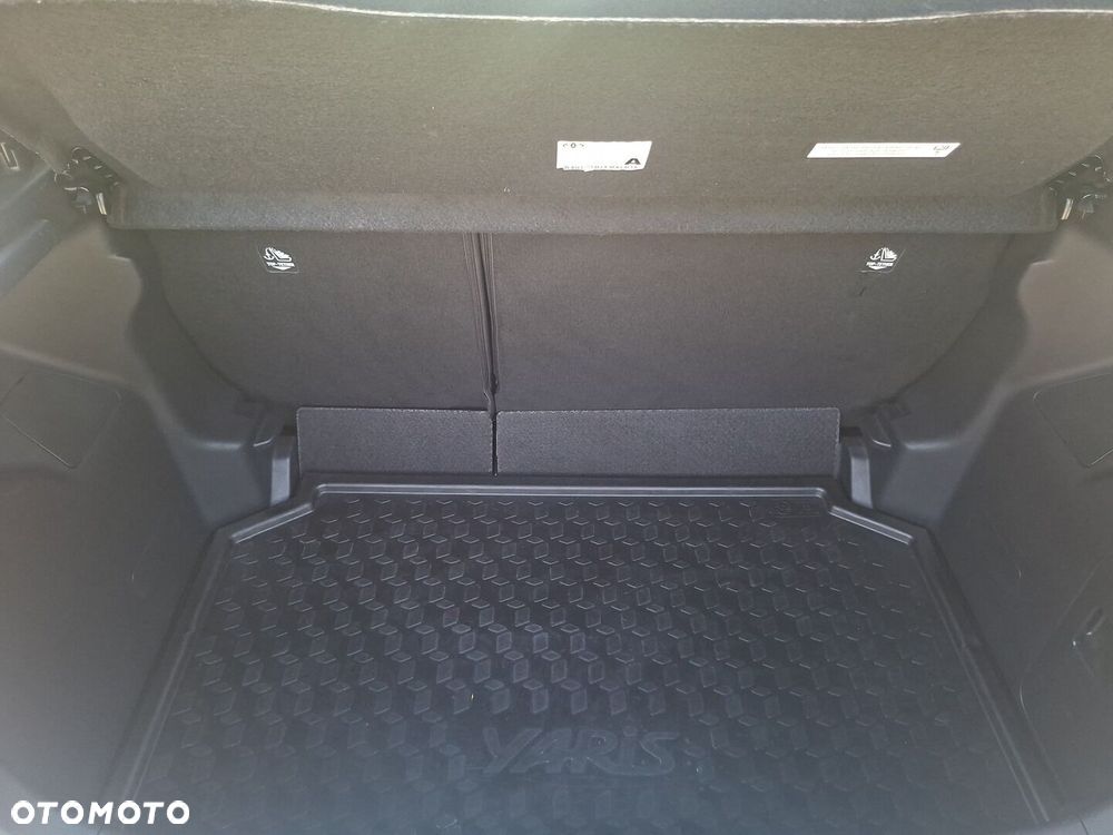 Toyota Yaris - 11