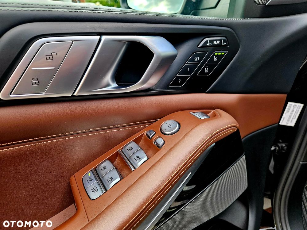 BMW X7 - 12