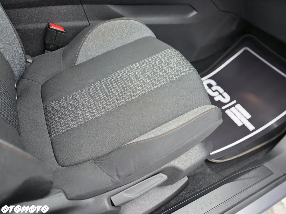 Peugeot 3008 1.5 BlueHDi Allure Pack S&S - 32