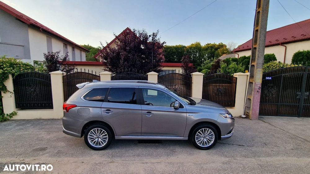 Mitsubishi Outlander 2.4 4WD Diamant+ - 18