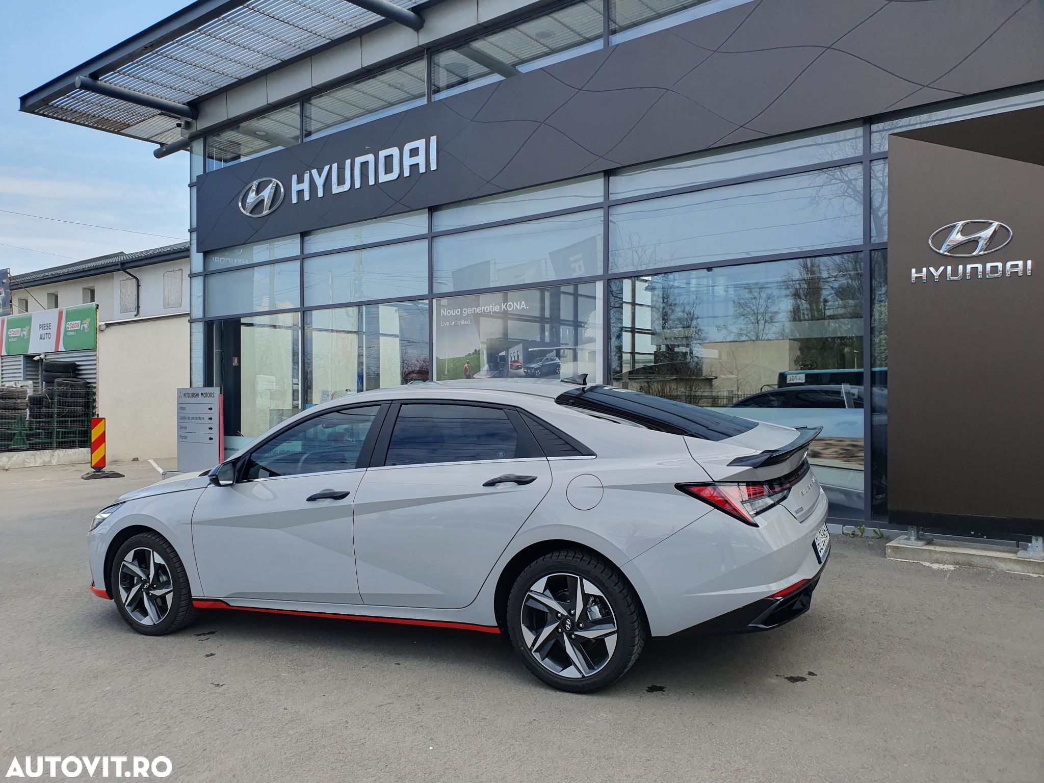 Hyundai Elantra 1.6 l 123 CP CVT Exclusive Navi - 1