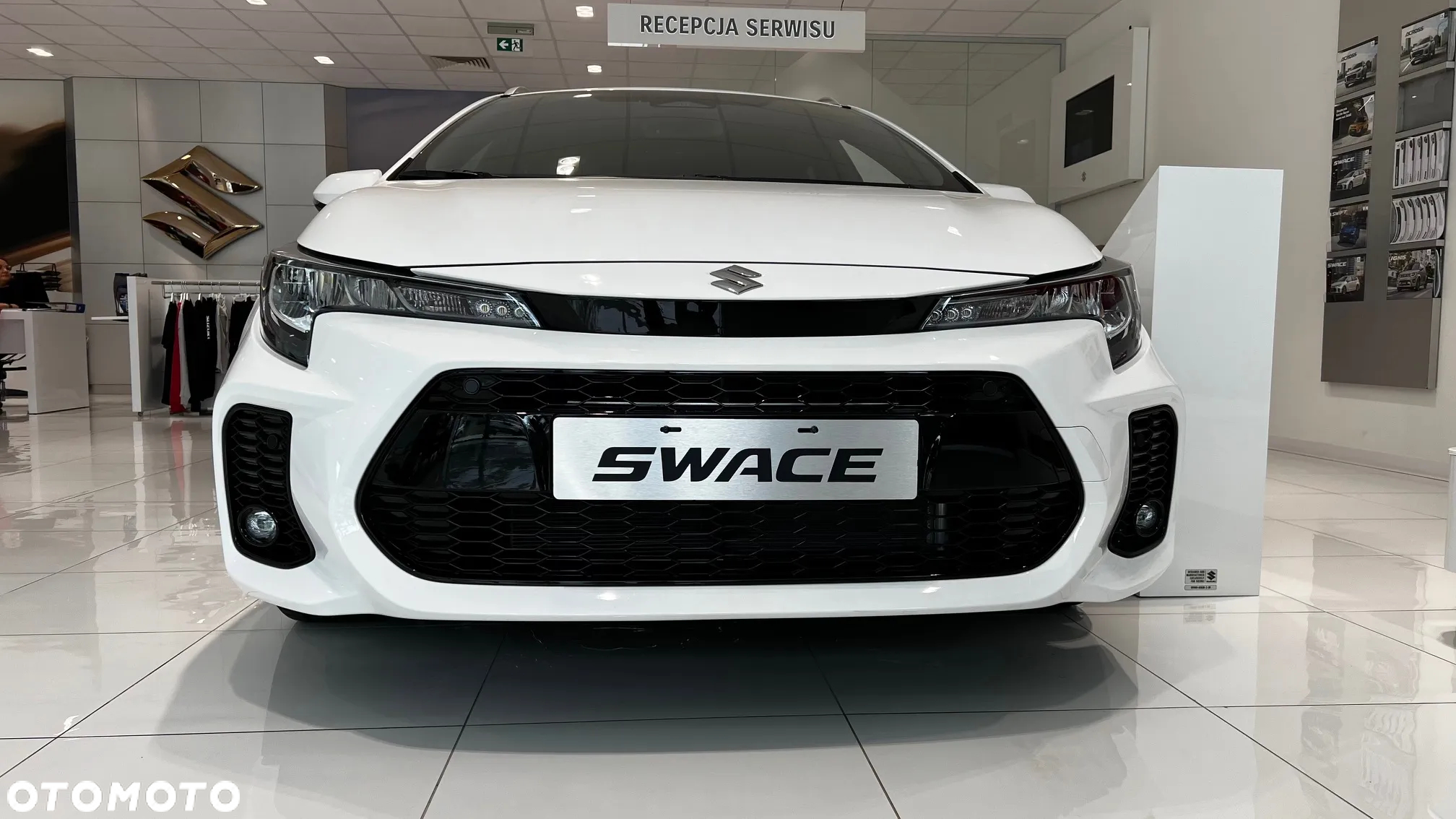 Suzuki Swace 1.8 Hybrid Premium Plus CVT - 2