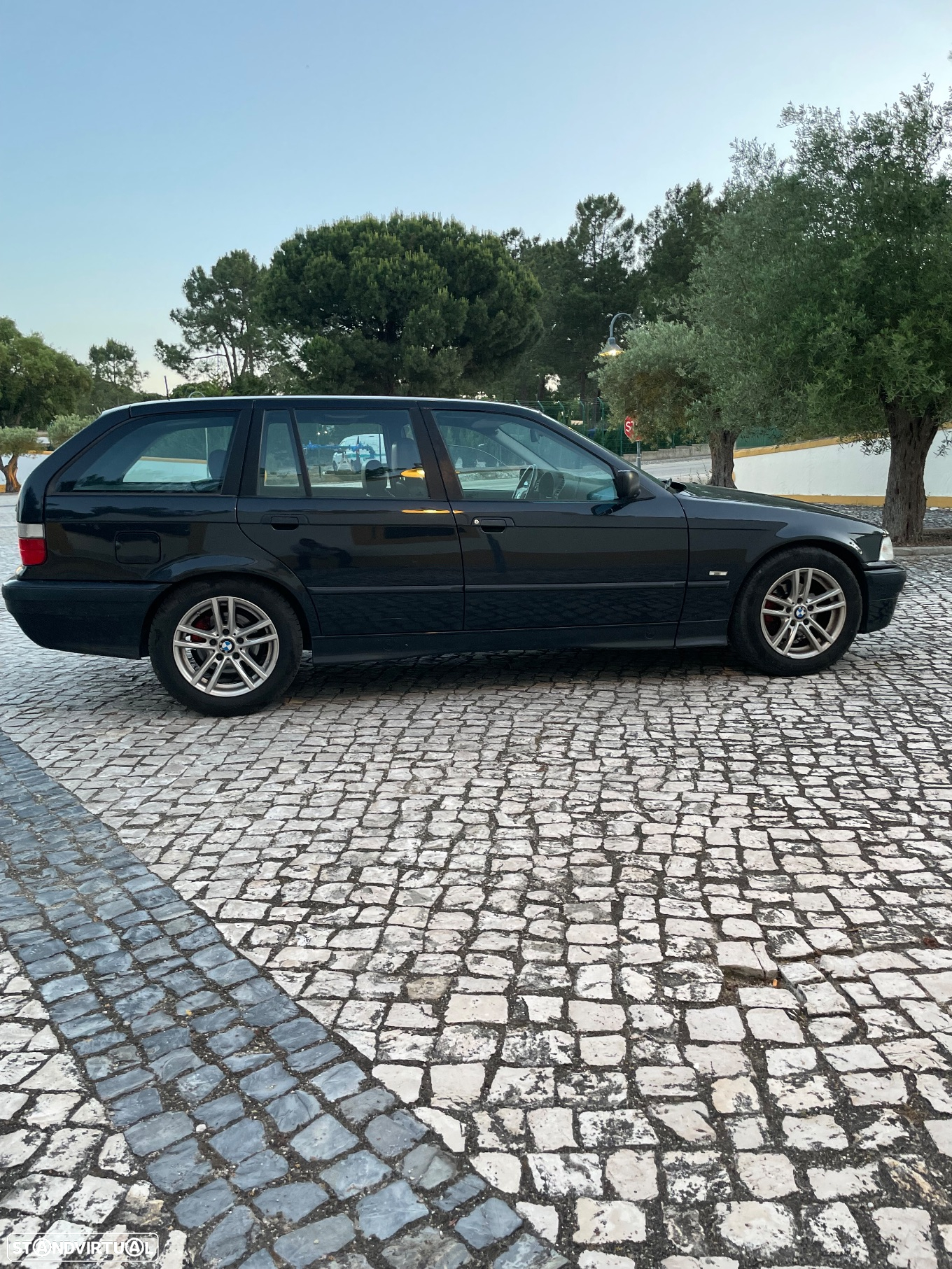 BMW 318 tds Touring Exclusive - 10