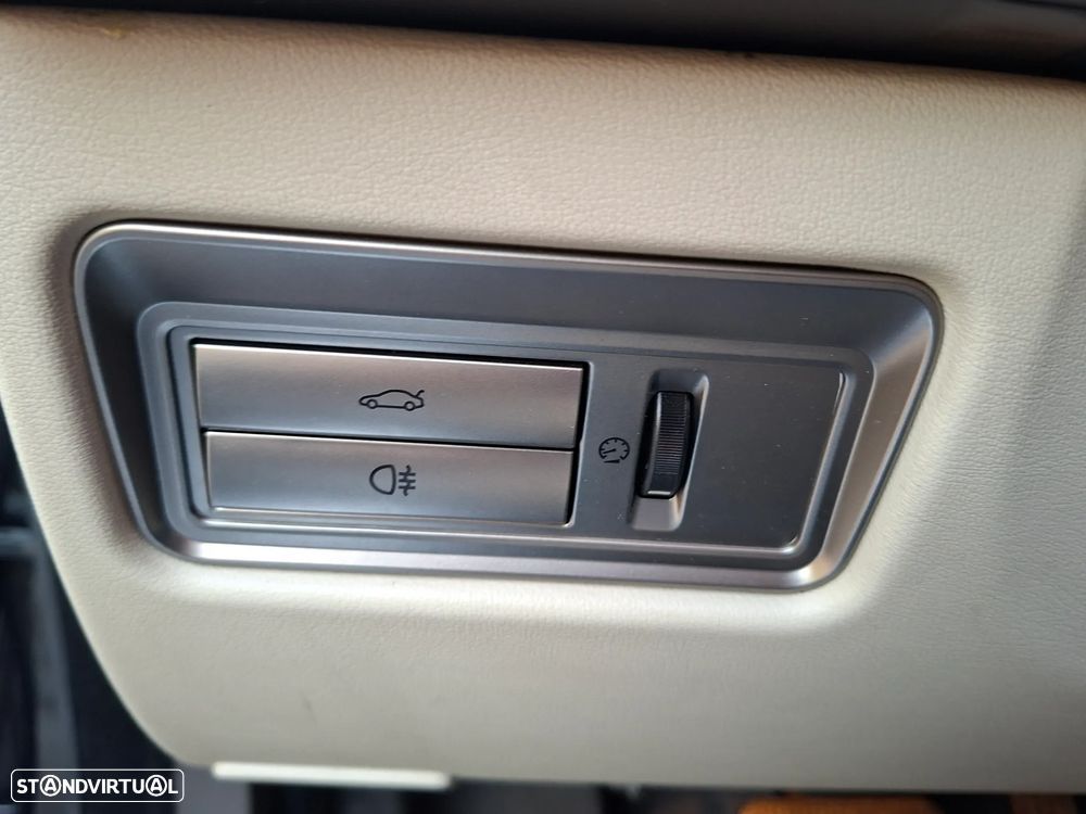 Jaguar XF 2.7 D V6 Premium Luxury - 21
