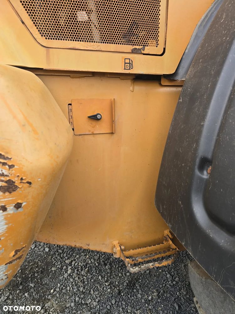 Case 921E - 13