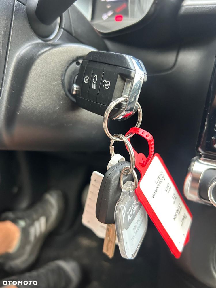 Citroën C3 1.2 PureTech Shine - 37
