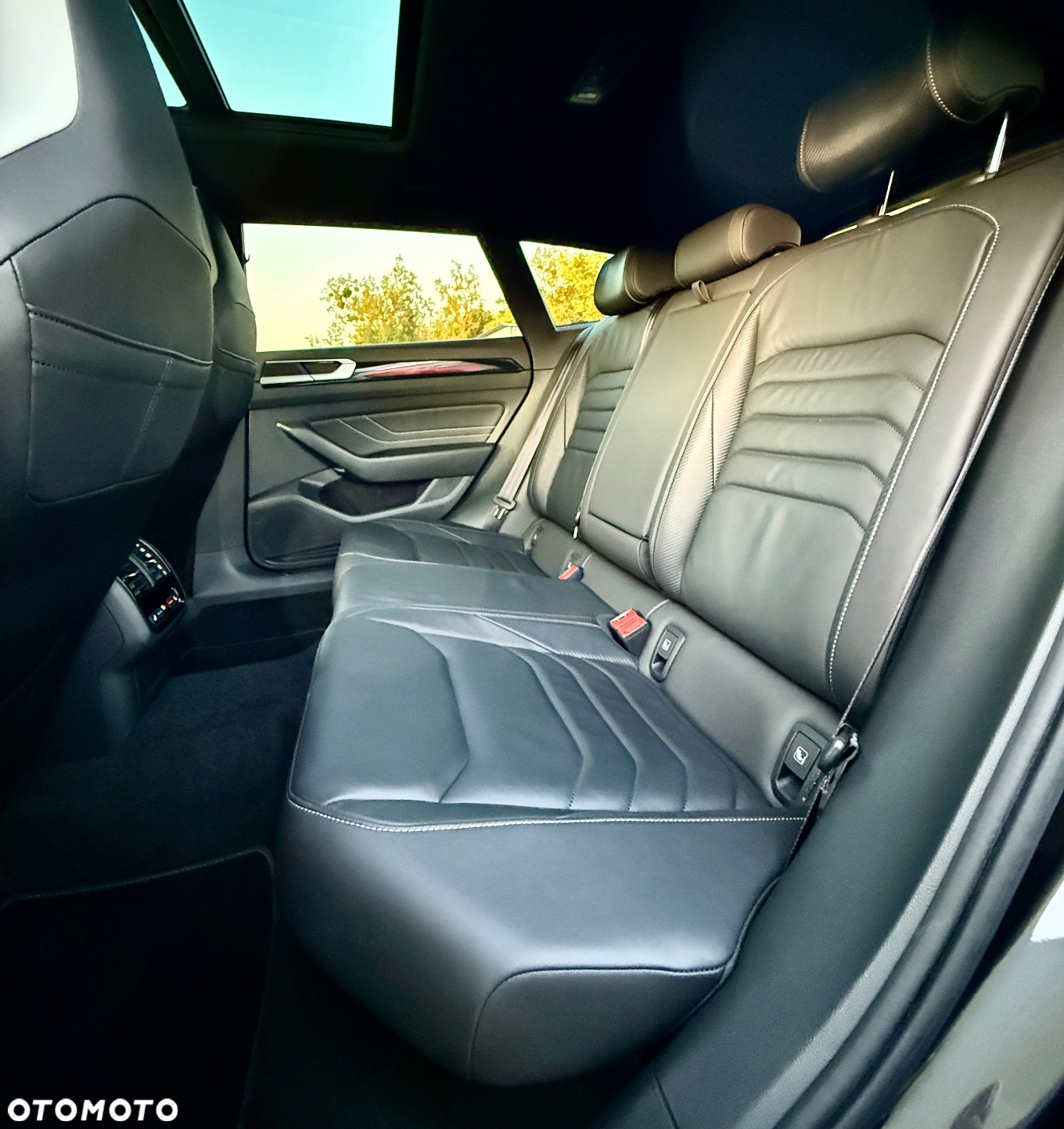 Volkswagen Arteon 2.0 TDI 4Motion R-Line DSG - 26