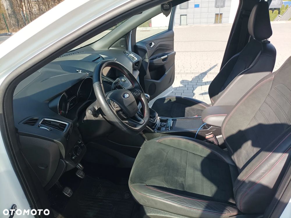 Ford Kuga 1.5 EcoBoost FWD ST-Line X - 16