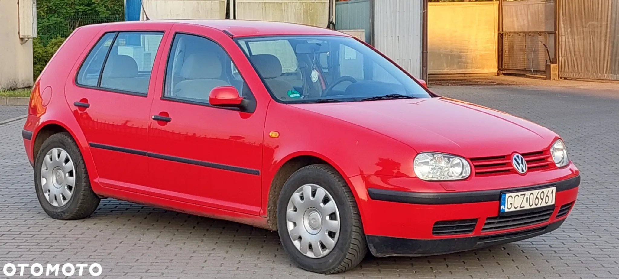 Volkswagen Golf - 6