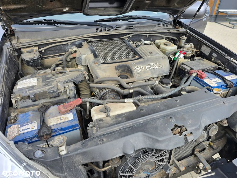 Toyota Land Cruiser - 16